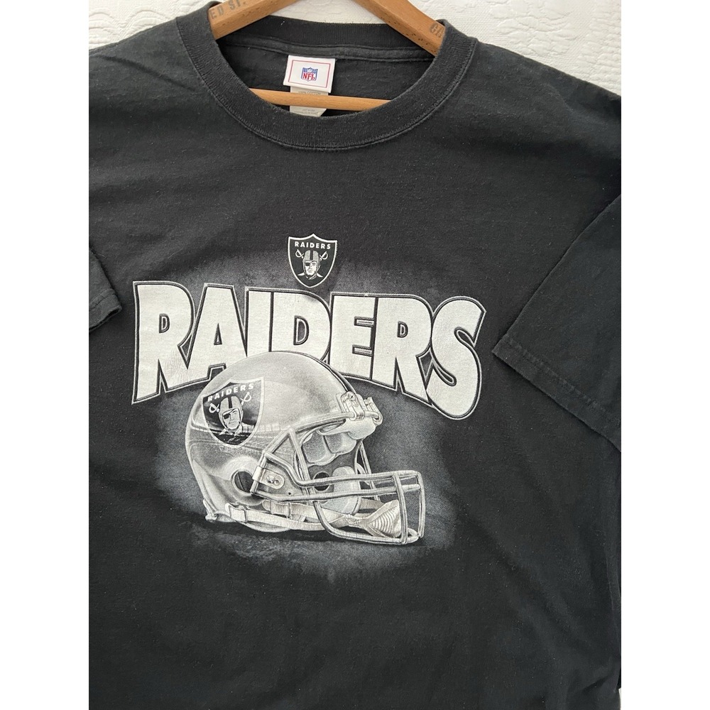 Vintage Oakland Raiders T Shirt Mens XL Black NFL BIG Helmet Graphic Y2K 2004